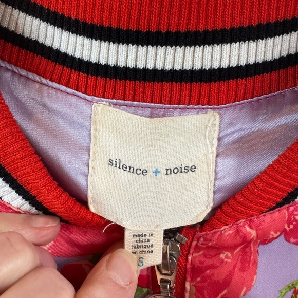 SILENCE+NOISE & URBAN OUTFITTERS Collab ‘Arielle’ Satin Bomber Jacket - Picture 8 of 17